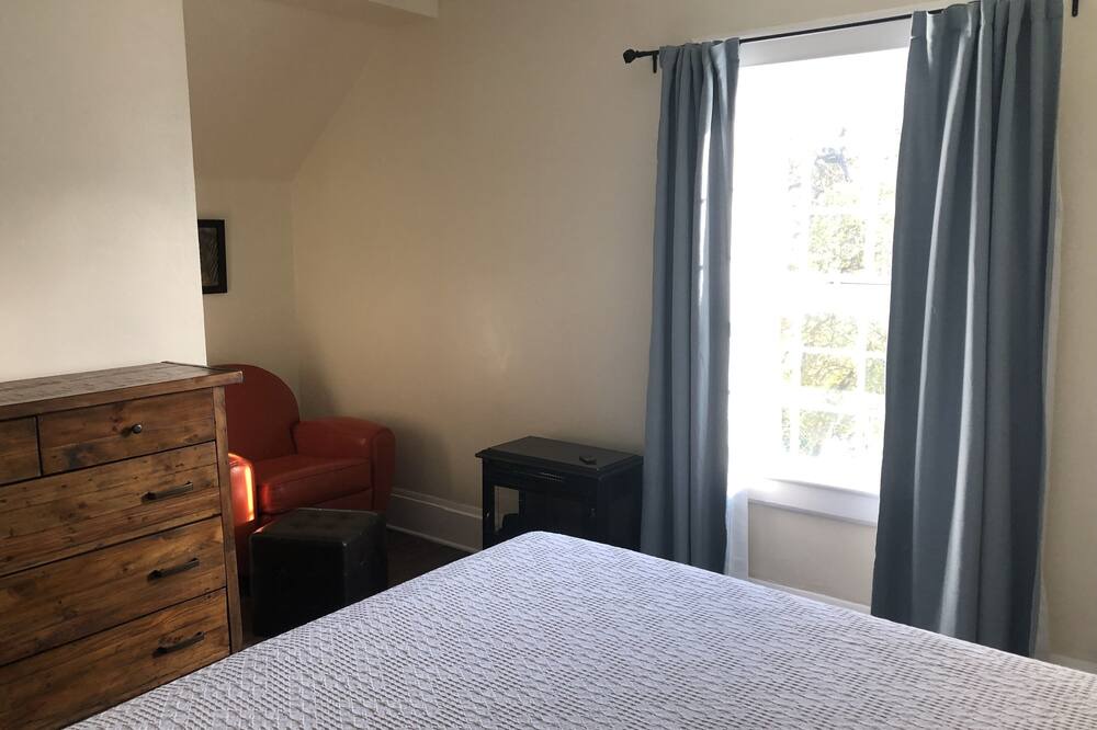 Photo of Bedroom in Amador City