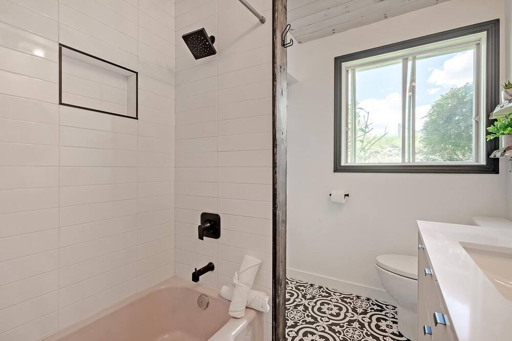 Photo of Bathroom in Saint-Andre-Avellin