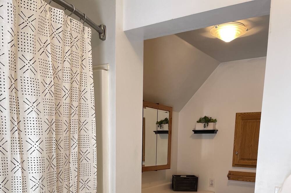 Photo of Bathroom in Midway