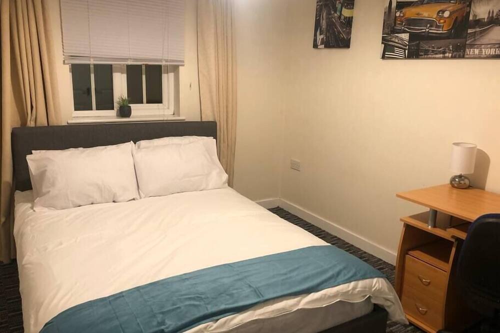 Photo of Bedroom in Newcastle-Under-Lyme
