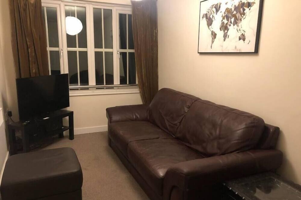 Photo of Livingroom in Newcastle-Under-Lyme
