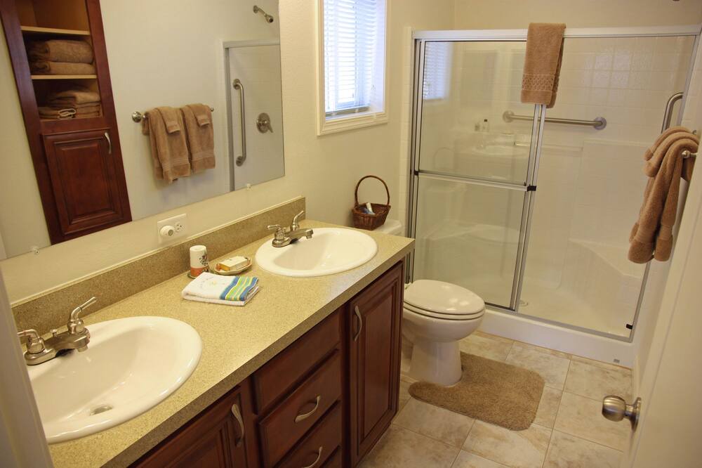 Photo of Bathroom in St. Helena