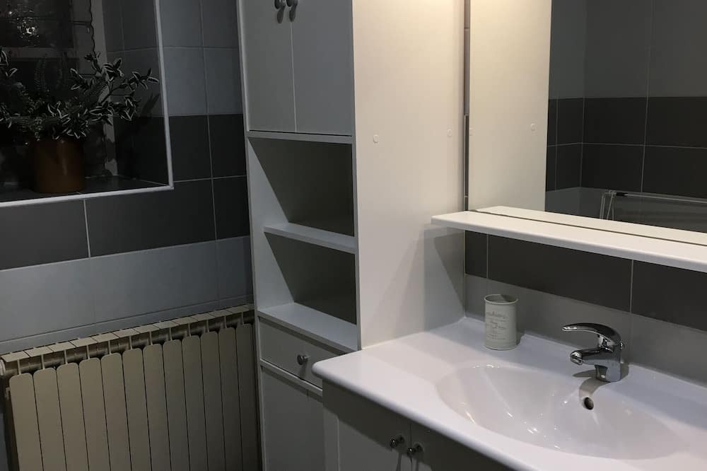 Photo of Bathroom in Centres
