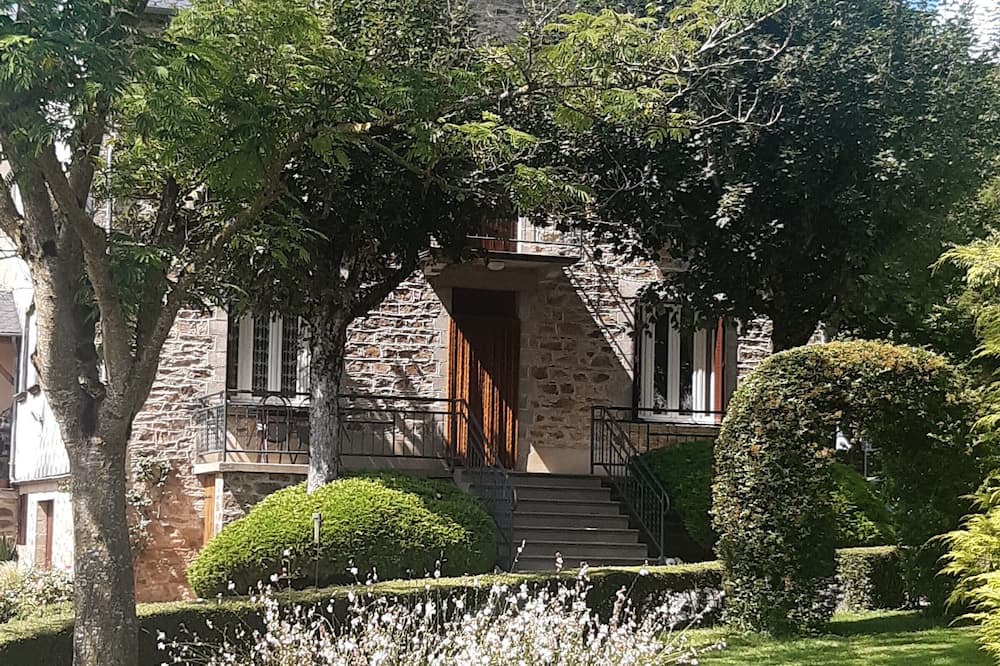 Photo of Outdoor in Centres