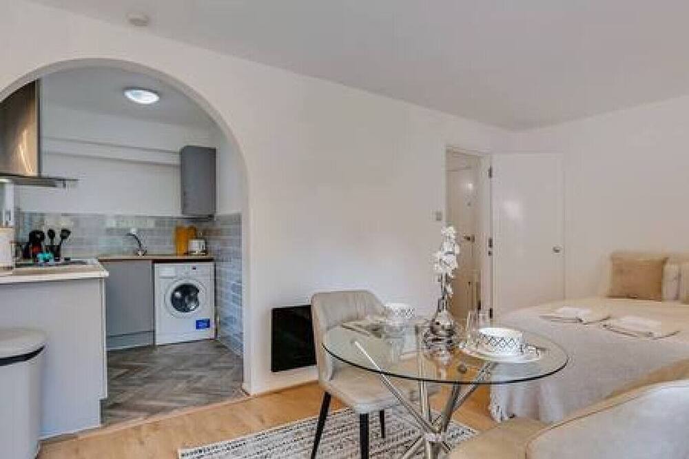 Photo of Others in Burnt Oak