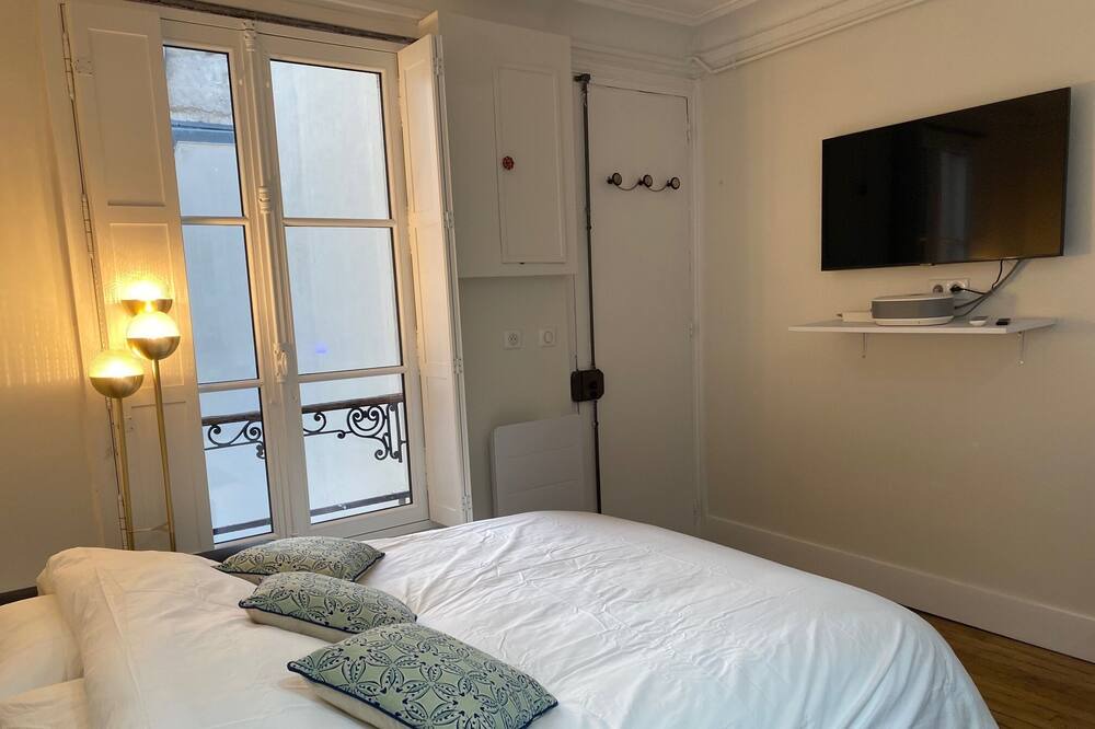 Photo of Bedroom in Val-de-Grace