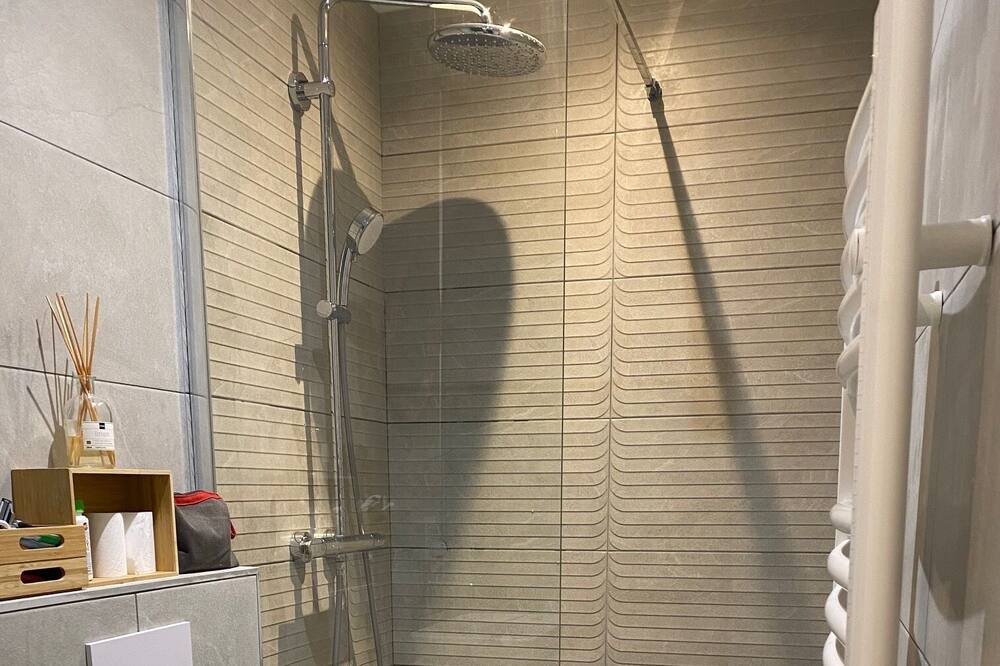 Photo of Bathroom in Val-de-Grace