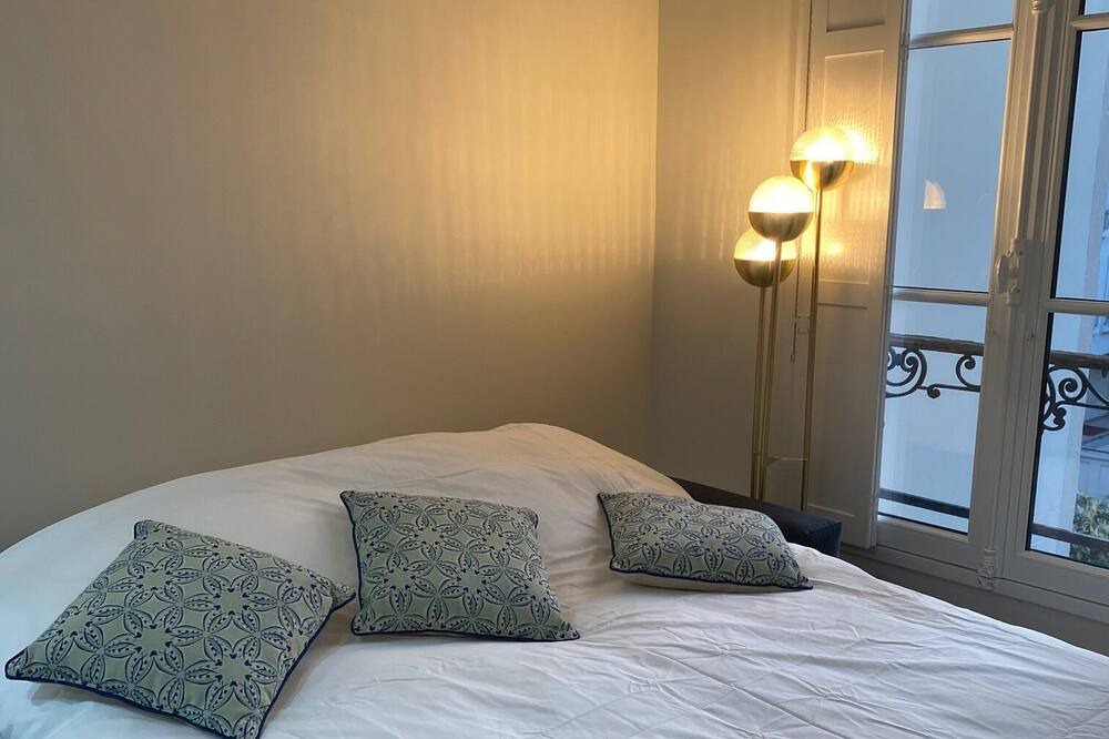 Photo of Bedroom in Val-de-Grace