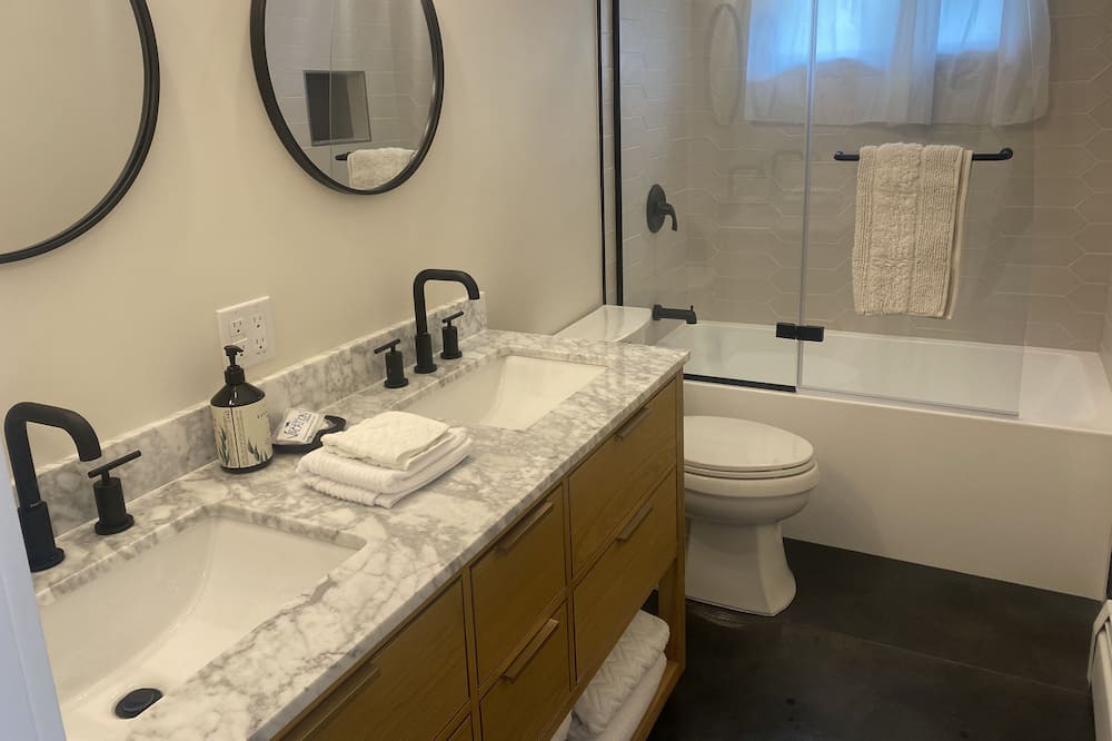 Photo of Bathroom in East Petpeswick