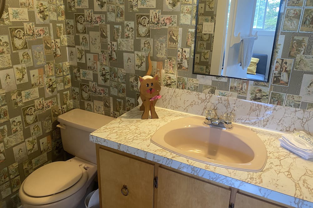 Photo of Bathroom in East Petpeswick