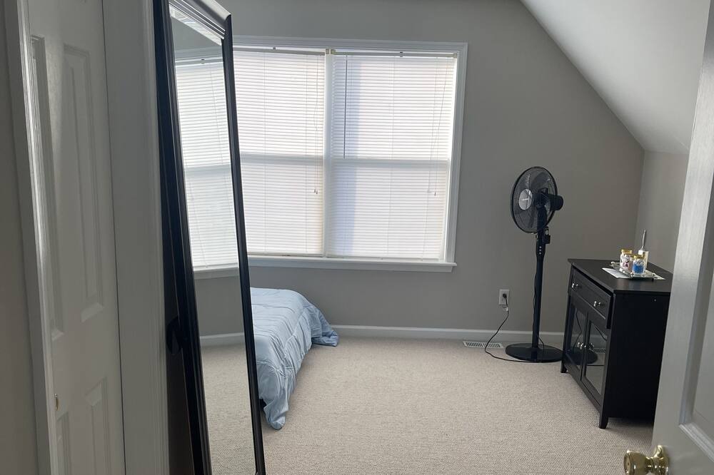 Photo of Bedroom in Chic's Beach
