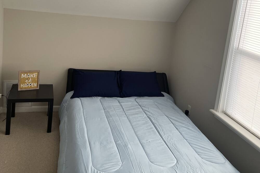 Photo of Bedroom in Chic's Beach