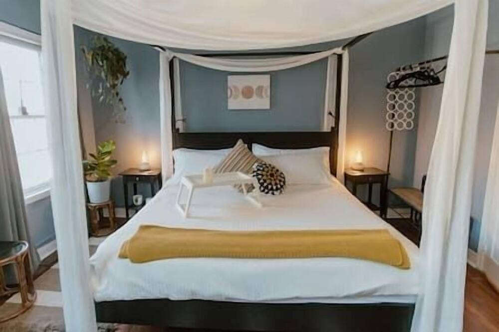 Photo of Bedroom in Downtown