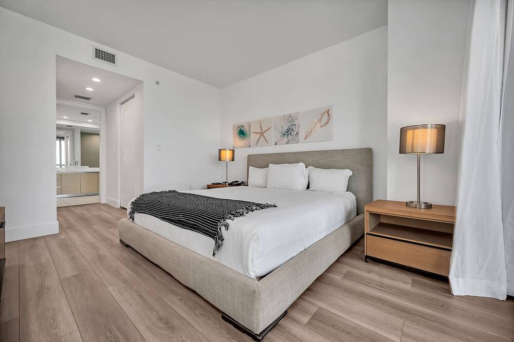 Photo of Bedroom in Hallandale Beach