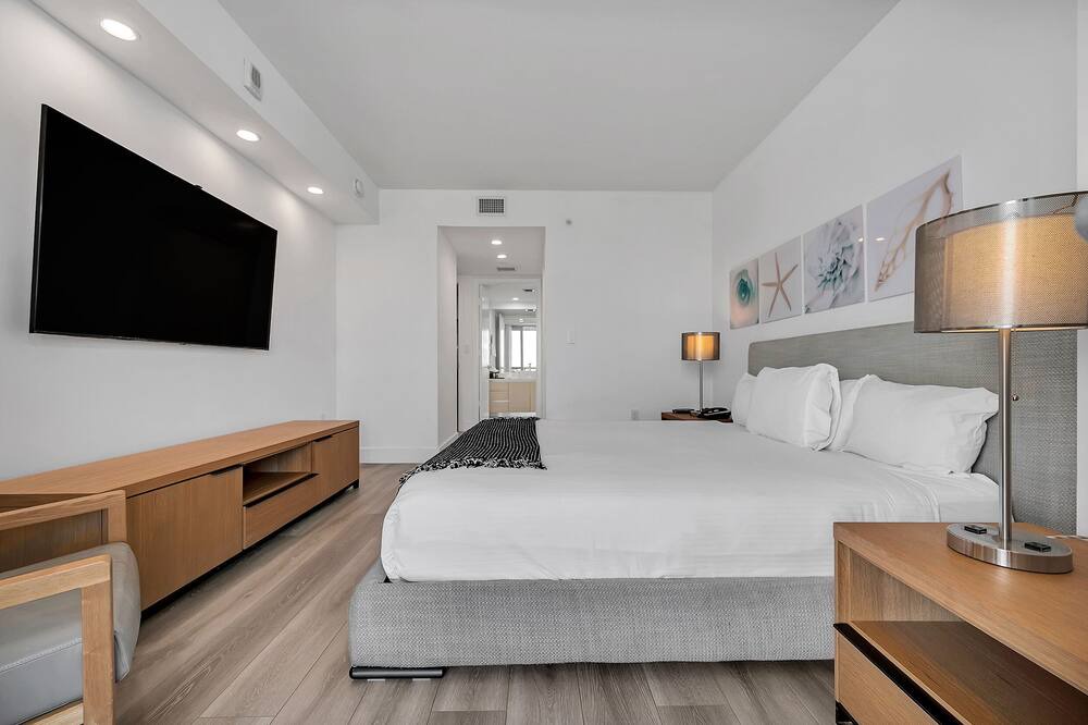 Photo of Bedroom in Hallandale Beach