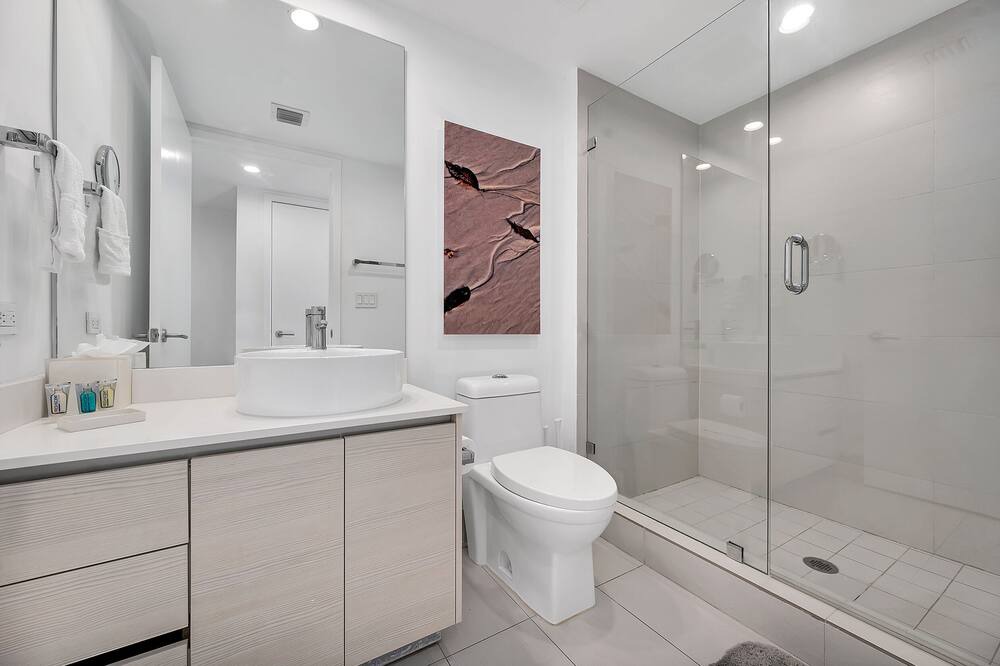 Photo of Bathroom in Hallandale Beach