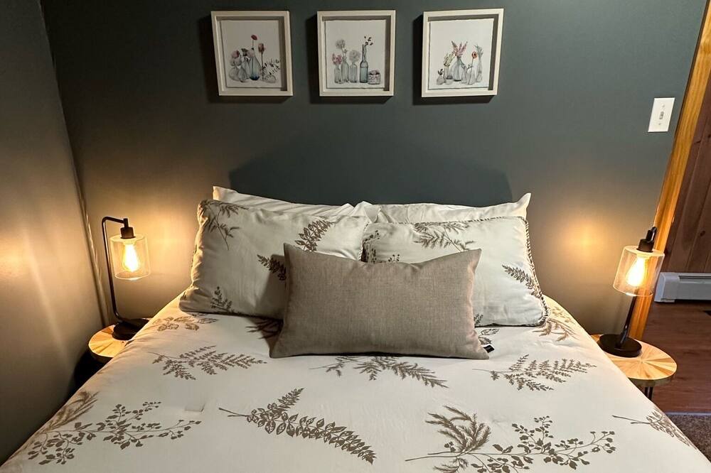 Photo of Bedroom in Damariscotta