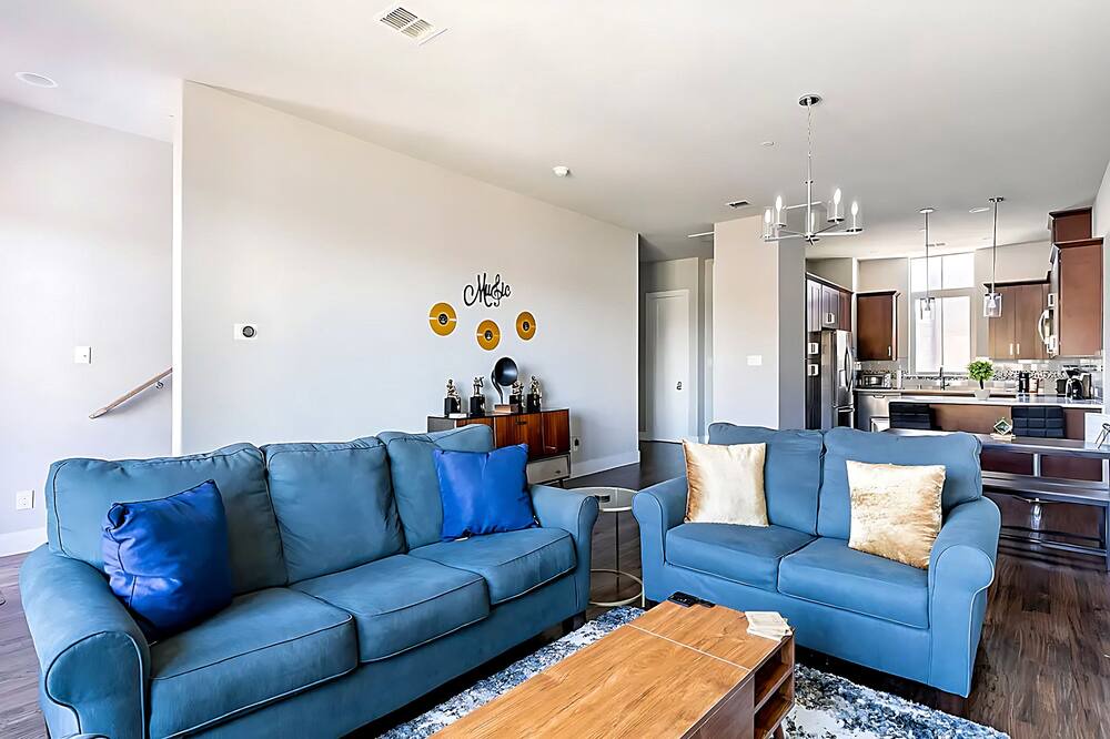 Photo of Livingroom in Farmers Branch