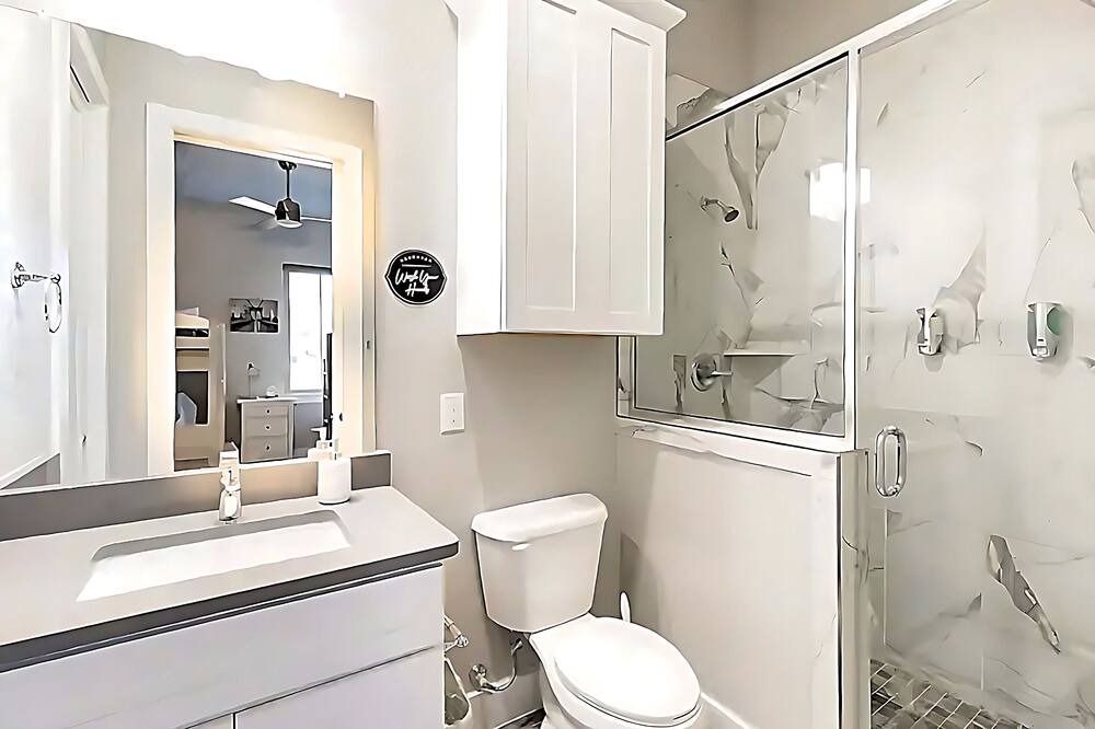 Photo of Bathroom in Farmers Branch
