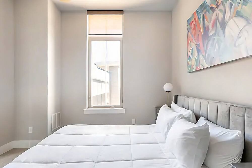 Photo of Bedroom in Farmers Branch