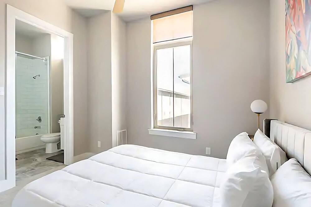 Photo of Bedroom in Farmers Branch