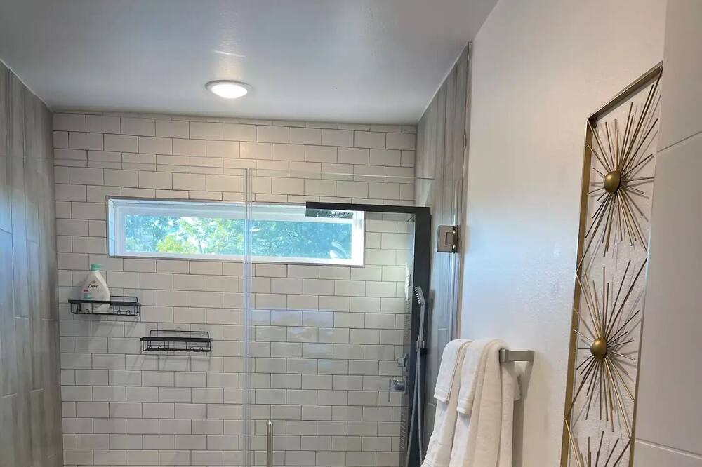 Photo of Bathroom in Old East Dallas