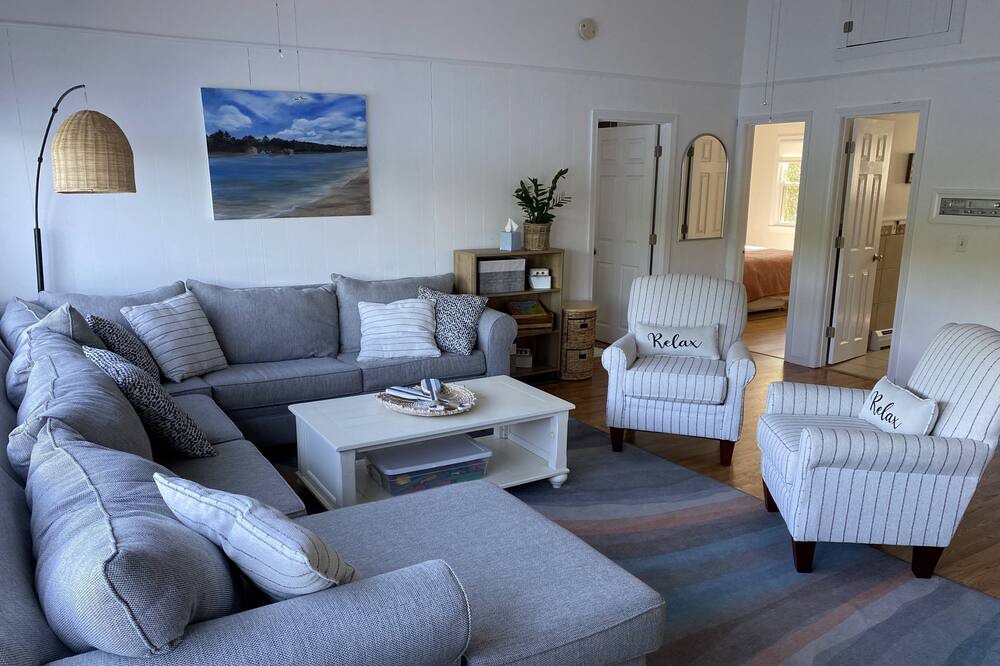 Photo of Others in Hollis