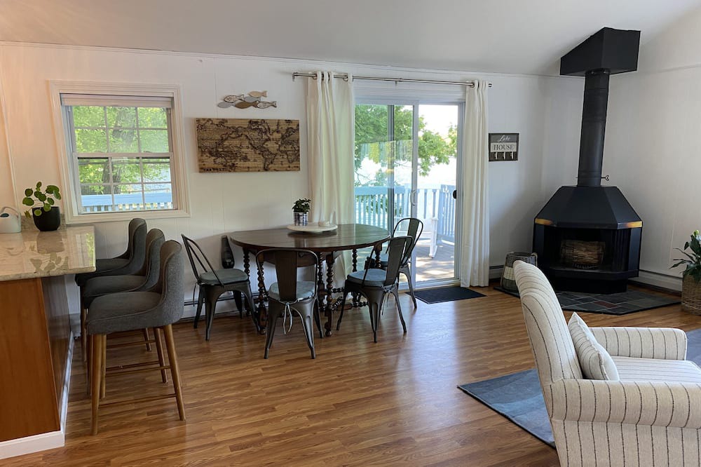 Photo of Others in Hollis