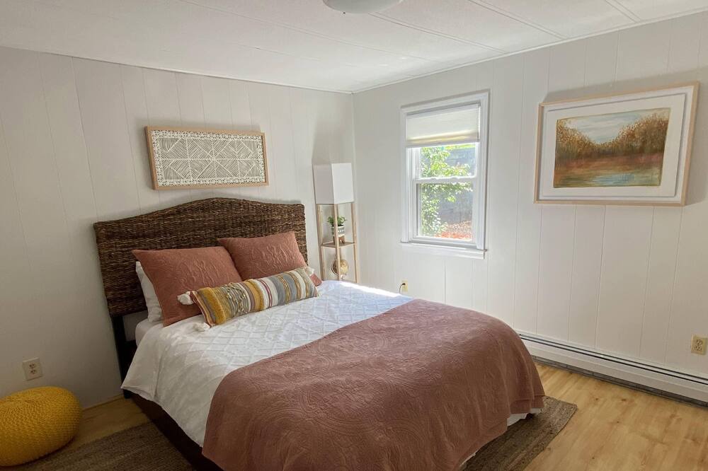 Photo of Bedroom in Hollis