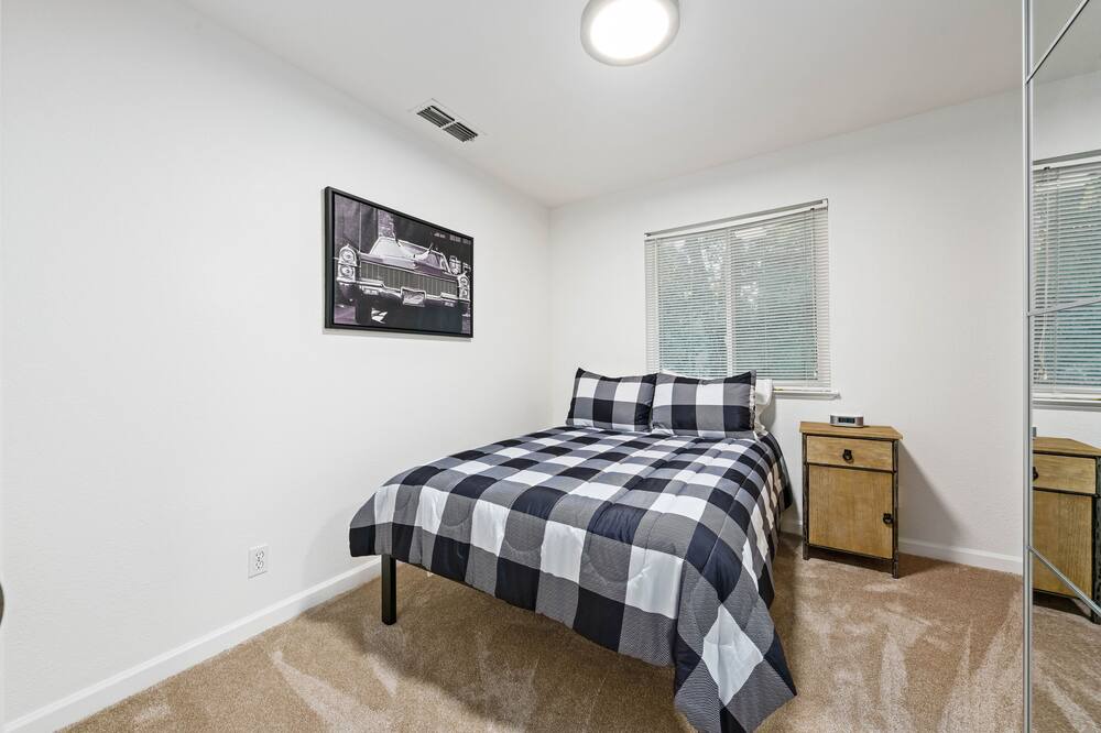 Photo of Bedroom in Loomis