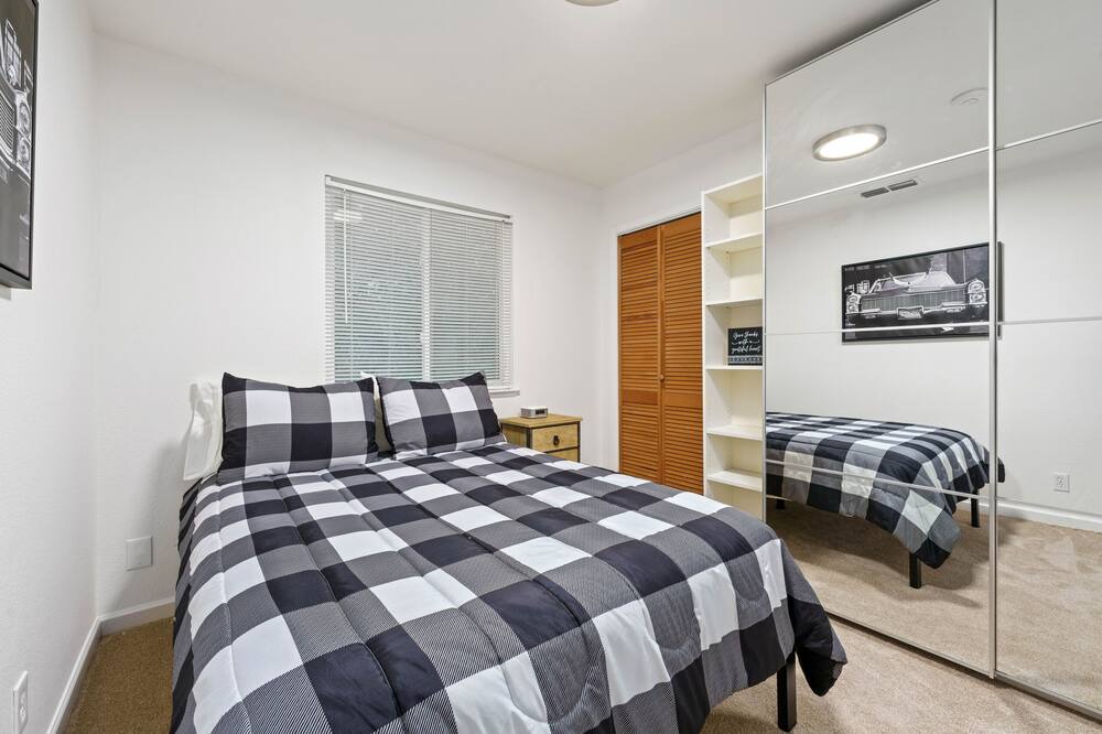 Photo of Bedroom in Loomis
