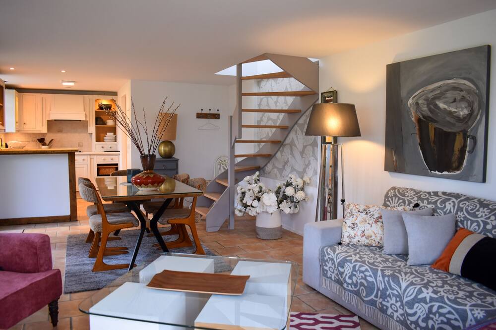 Photo of Livingroom in La Riviere-Saint-Sauveur