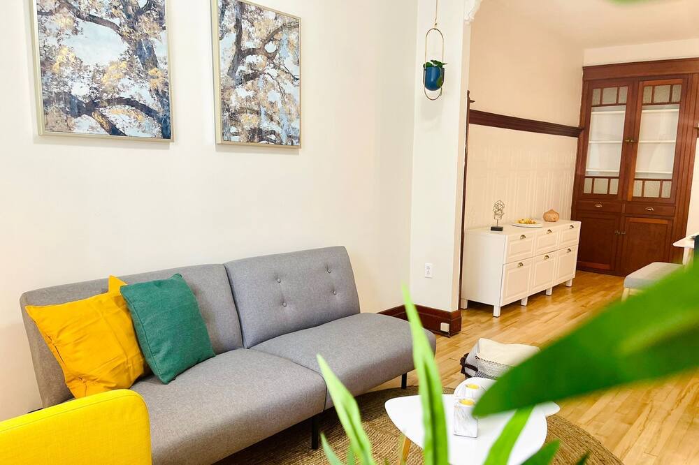 Photo of Livingroom in Vieux-Rosemont