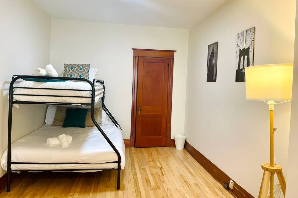 Photo of Bedroom in Vieux-Rosemont