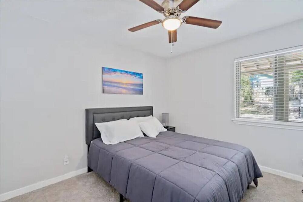 Photo of Bedroom in Lago Vista