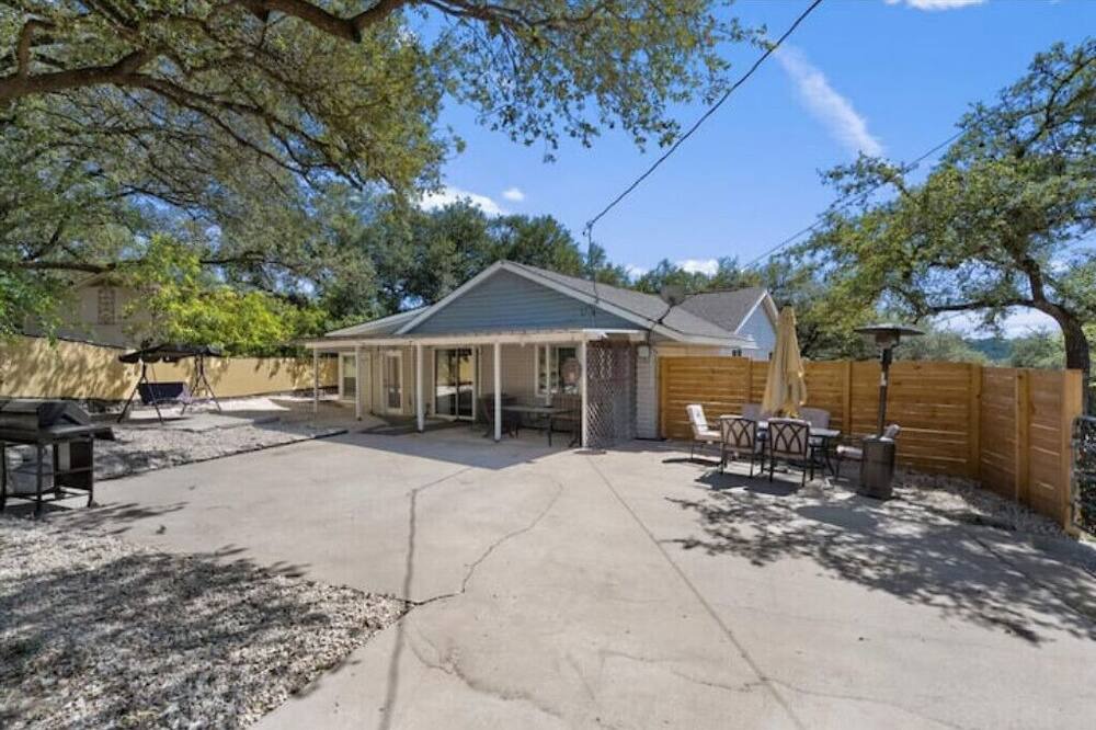 Photo of Patio Balcony in Lago Vista