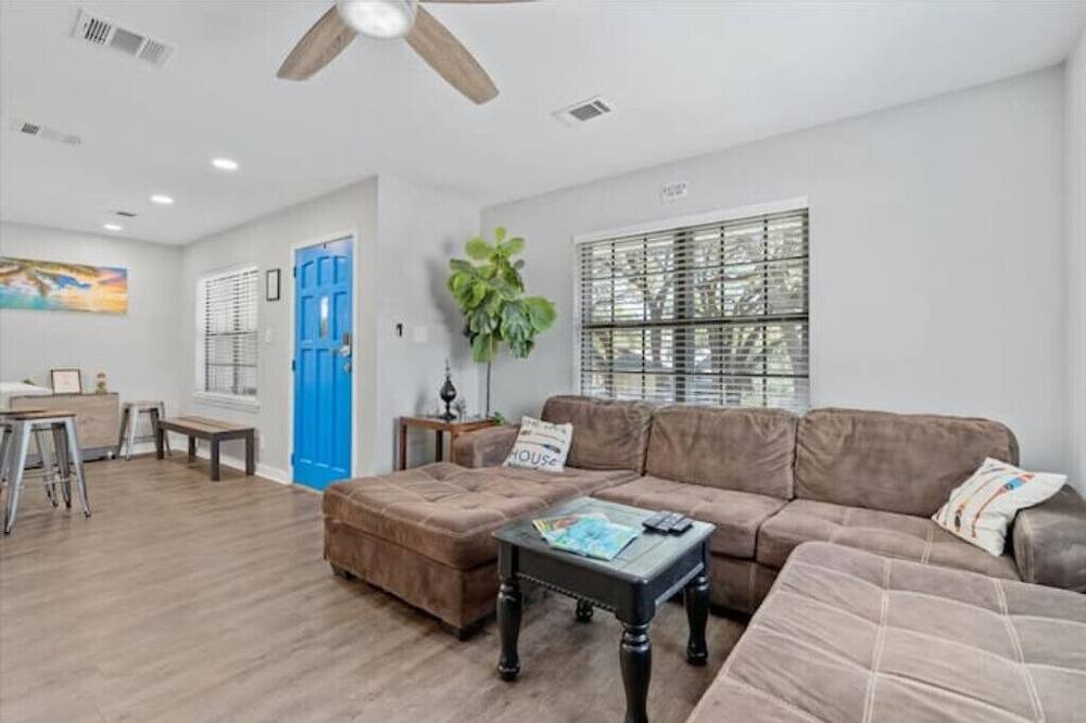 Photo of Livingroom in Lago Vista