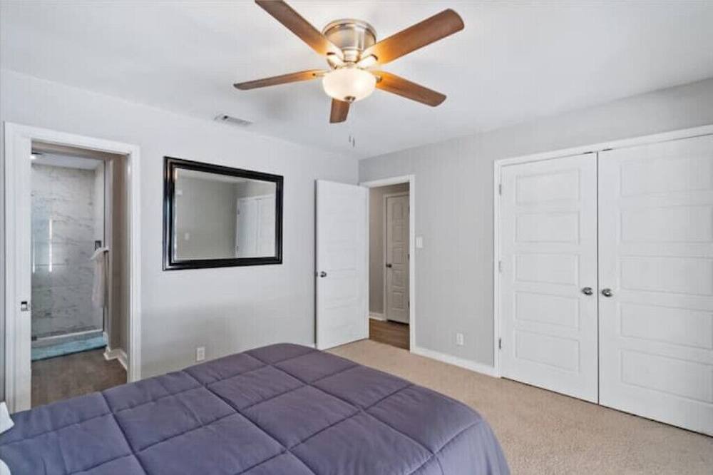 Photo of Bedroom in Lago Vista