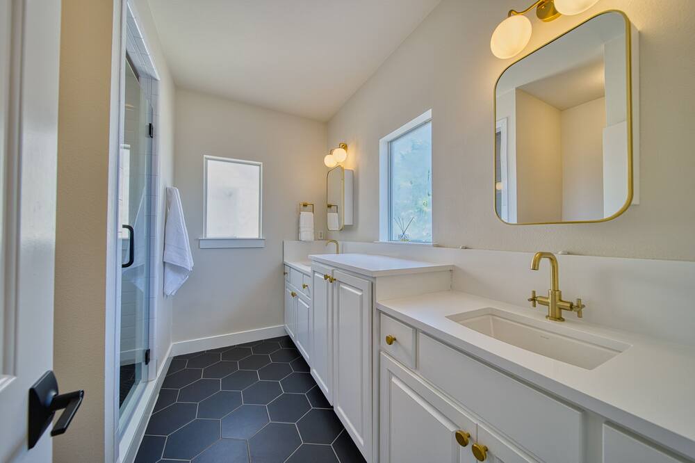 Photo of Bathroom in Cherrywood