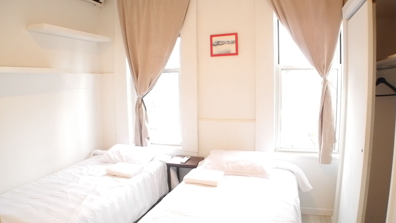 Photo of Bedroom in Hunters Point