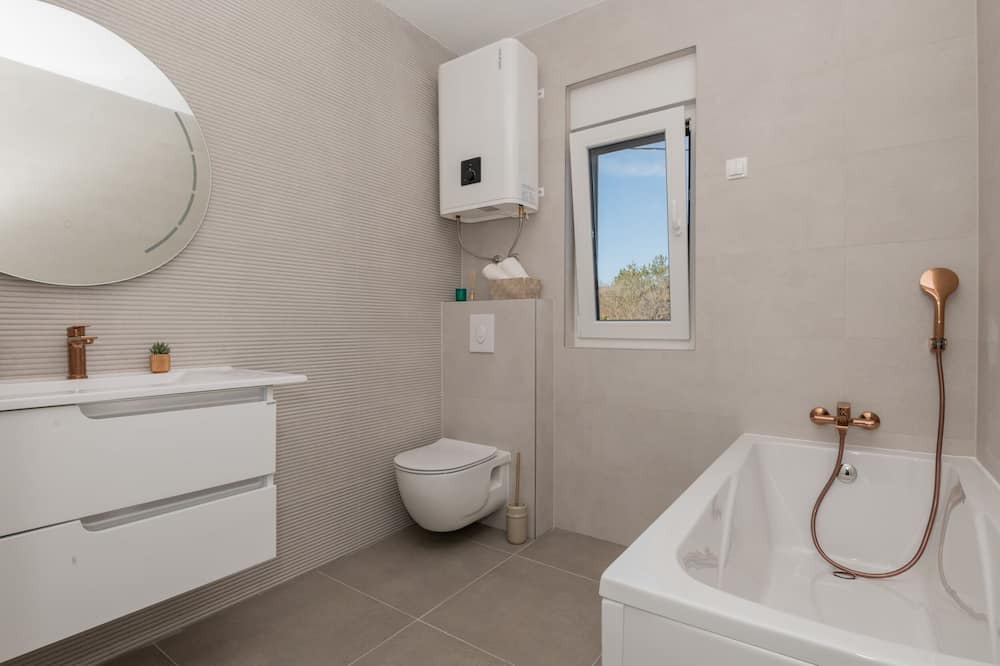Photo of Bathroom in Grubine