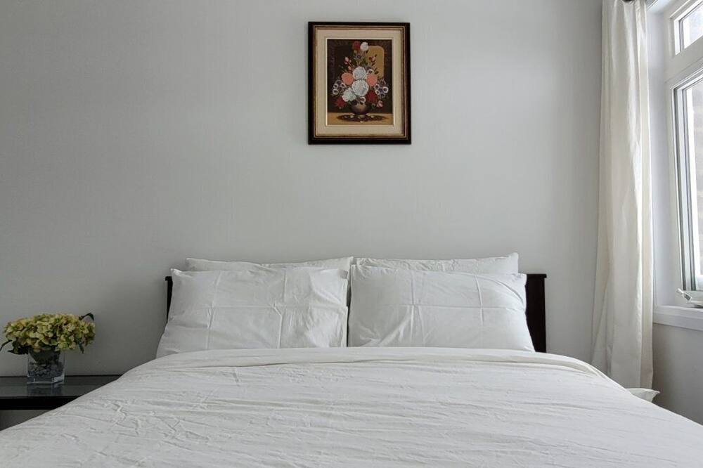 Photo of Bedroom in Innisfil