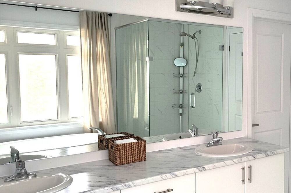 Photo of Bathroom in Innisfil