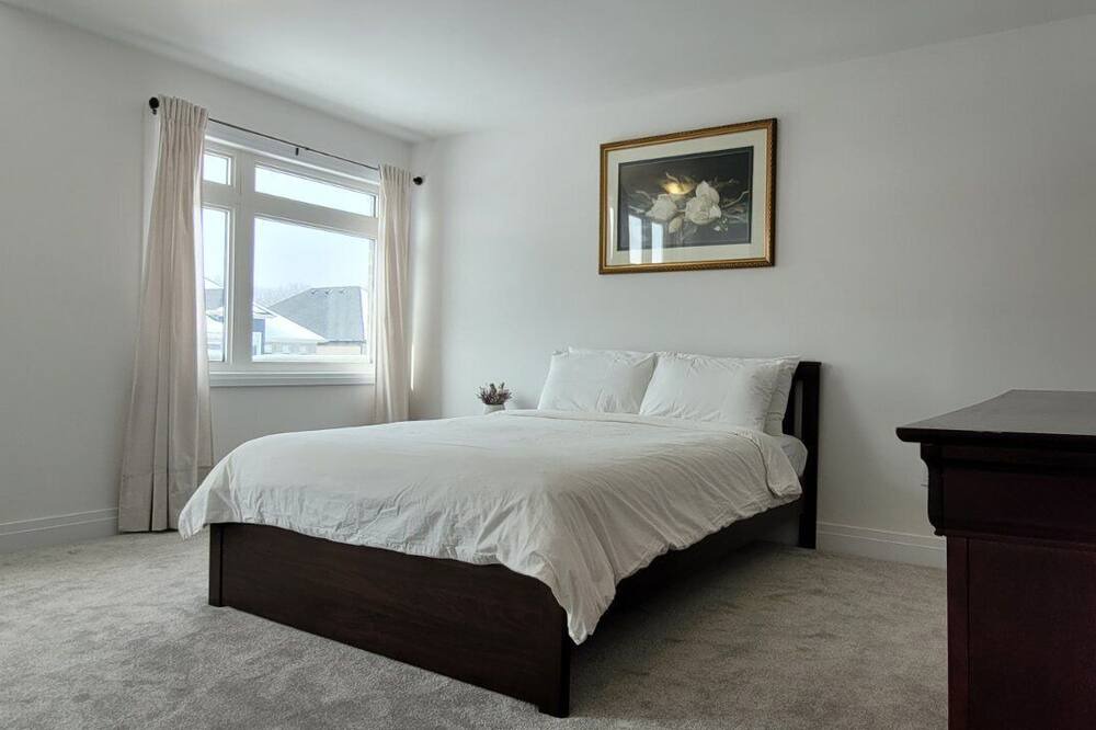 Photo of Bedroom in Innisfil