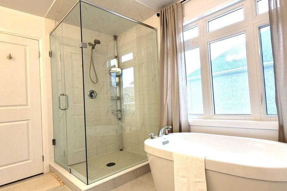 Photo of Bathroom in Innisfil