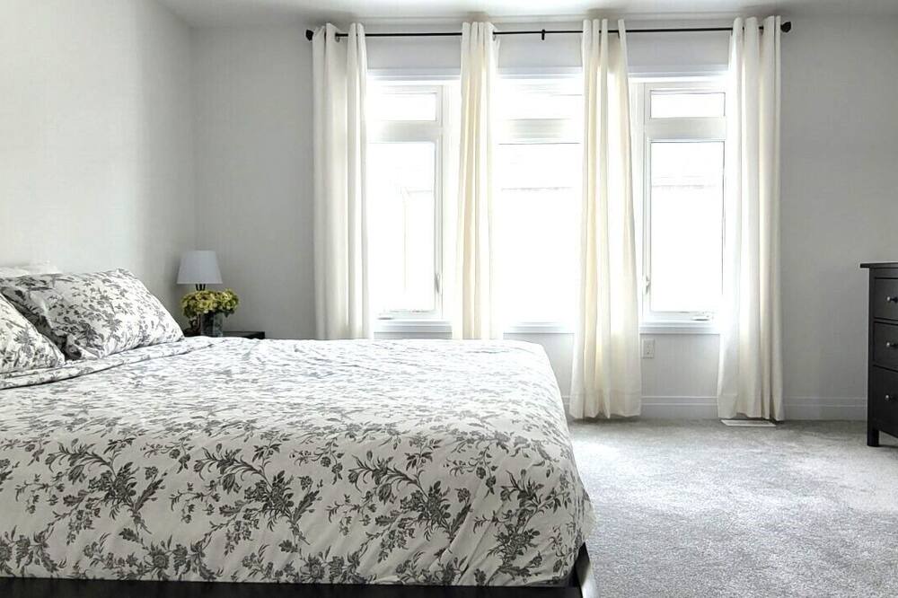 Photo of Bedroom in Innisfil