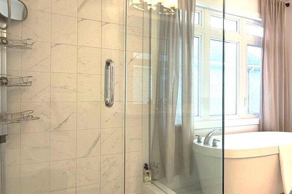 Photo of Bathroom in Innisfil