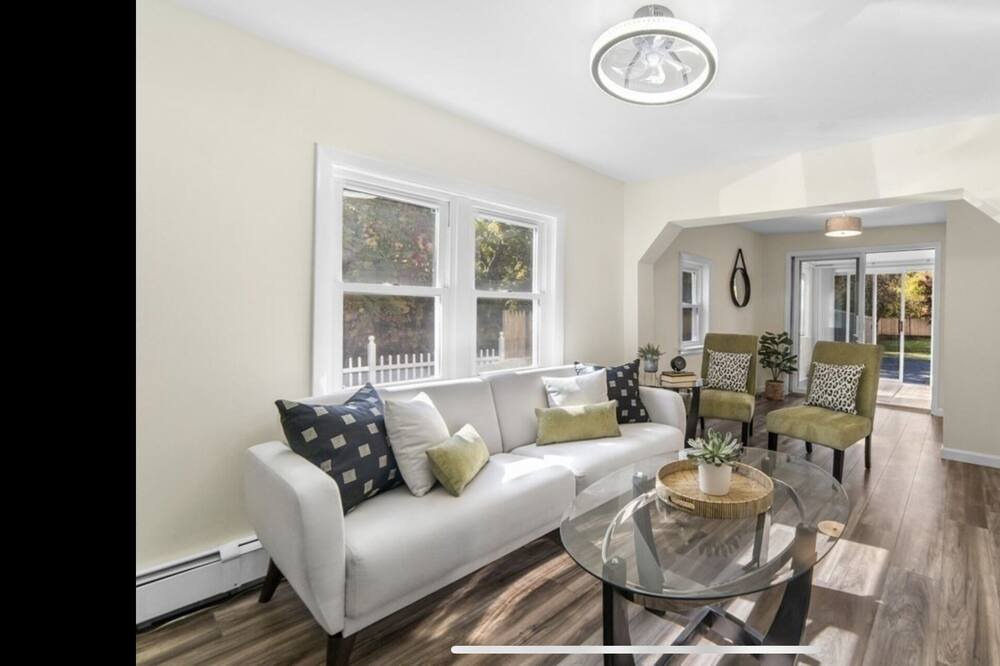 Photo of Livingroom in Lowell