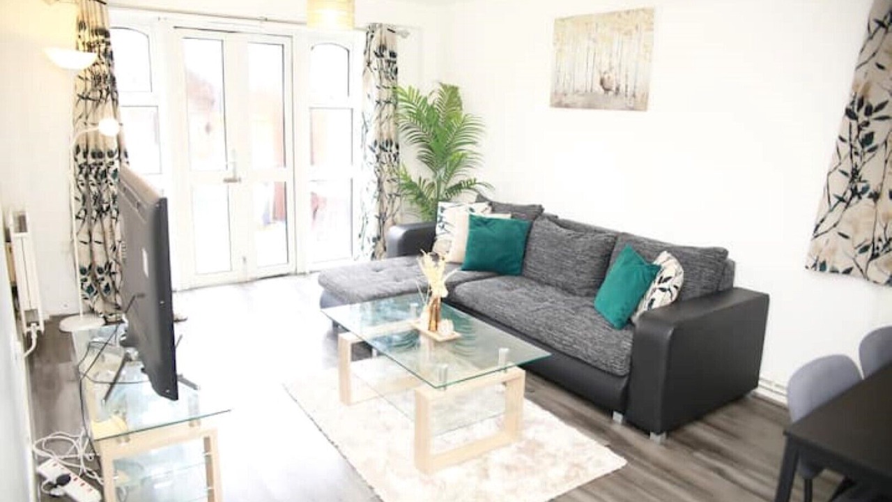 Photo of Livingroom in Queensbury