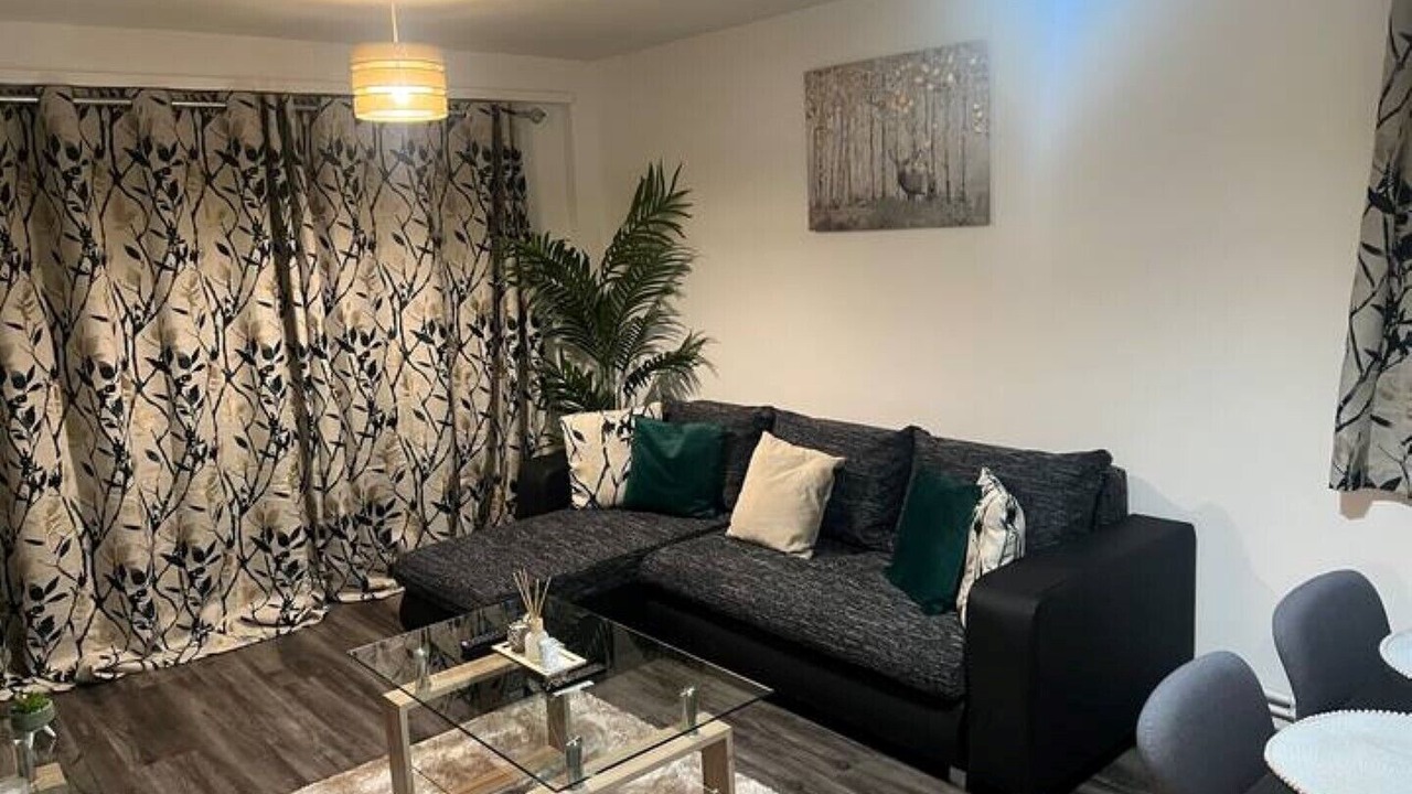 Photo of Livingroom in Queensbury